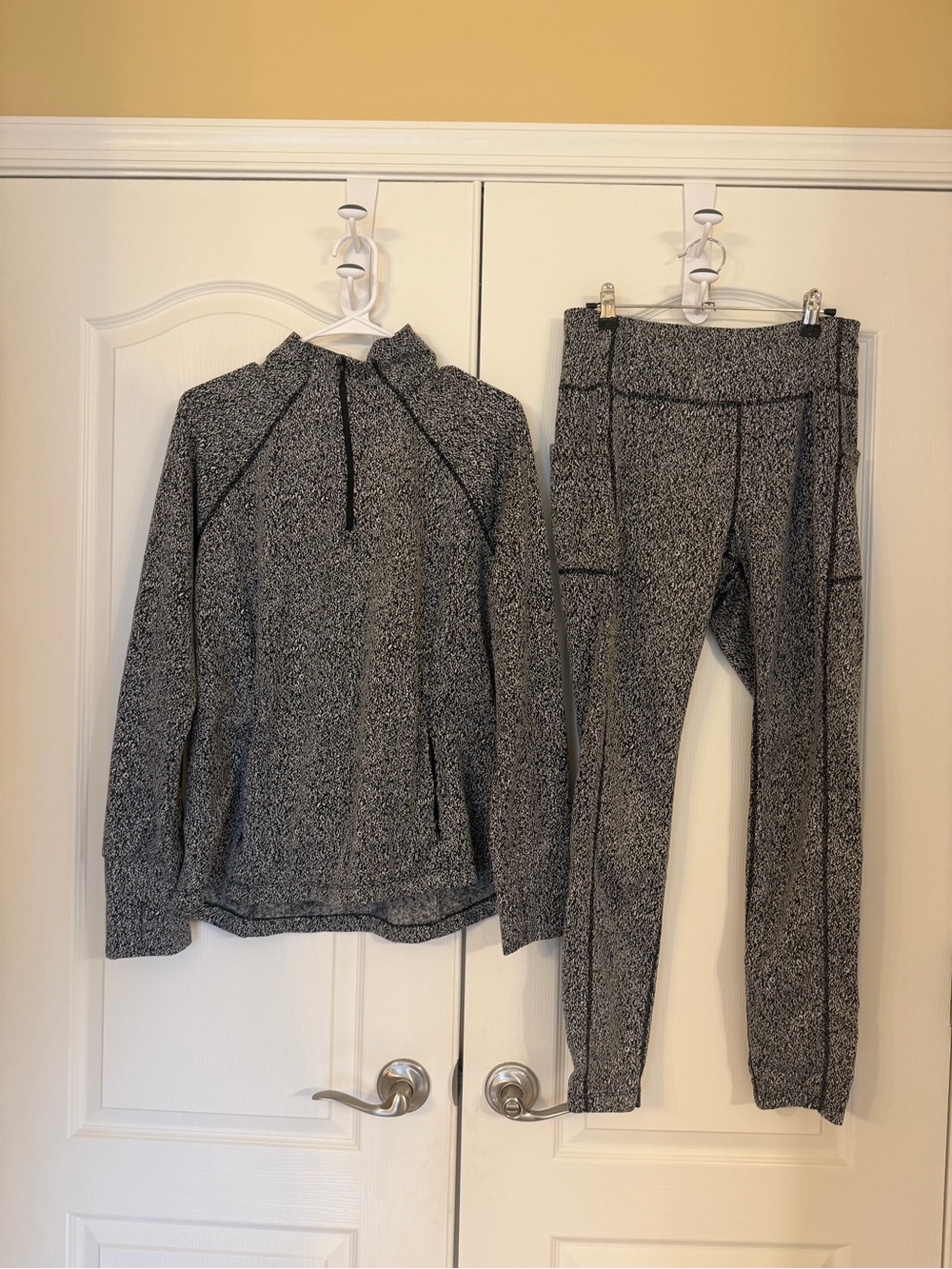 Avia Heathered Gray Active Yoga Leggings & Pullover Set